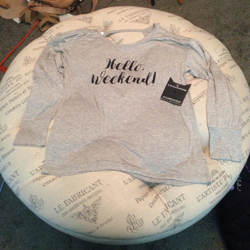 NWT Lillianne grey Hello Weekend top size medium