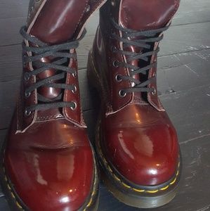 Doc Martens 1460 8 eyelet cherry red
