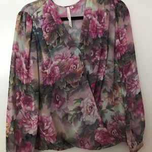 Bellateix Floral Top 🌸