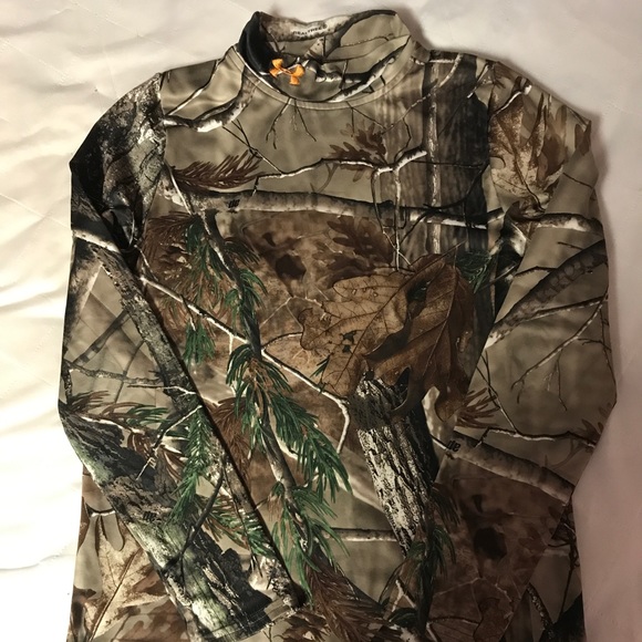 Realtree Under Armour Shirt - Picture 1 of 3