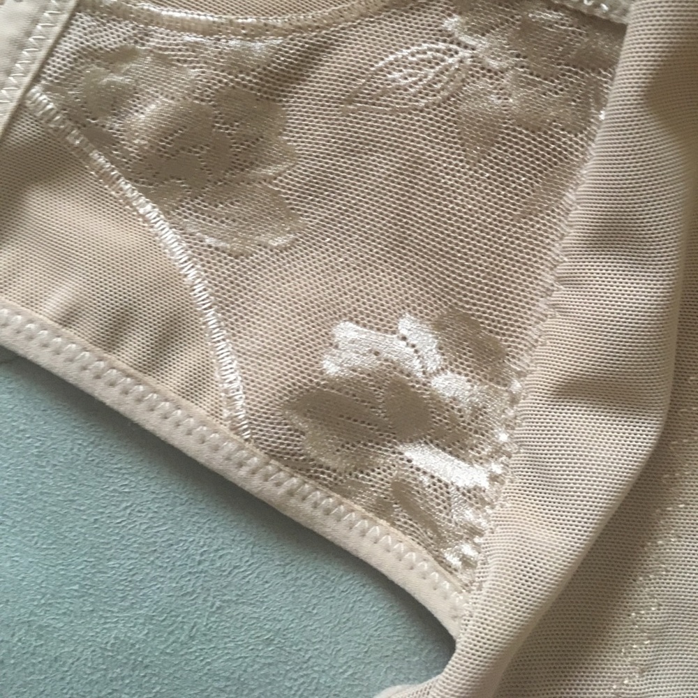 Underware - Picture 3 of 4