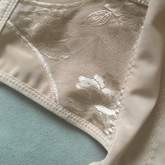 Underware - Picture 3 of 4