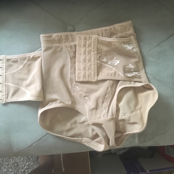 Underware - Picture 4 of 4