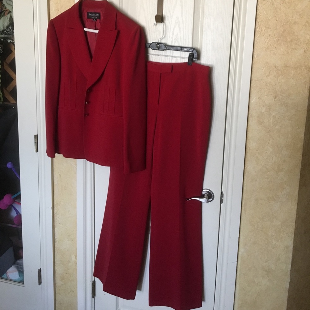 Daniele O by Tahari Red Suit  Size 14