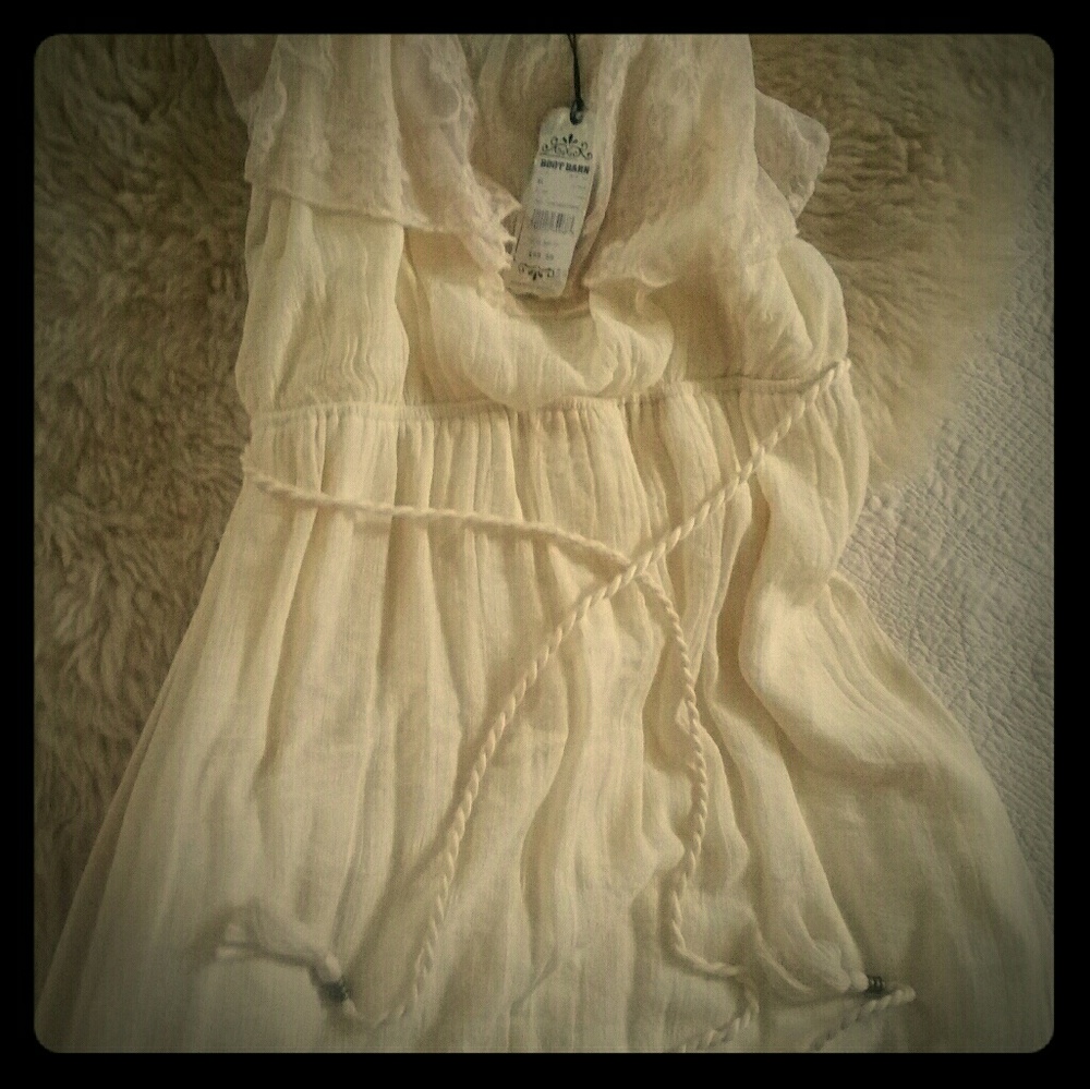 Beautiful X-large lace hi-low dress. New with tags