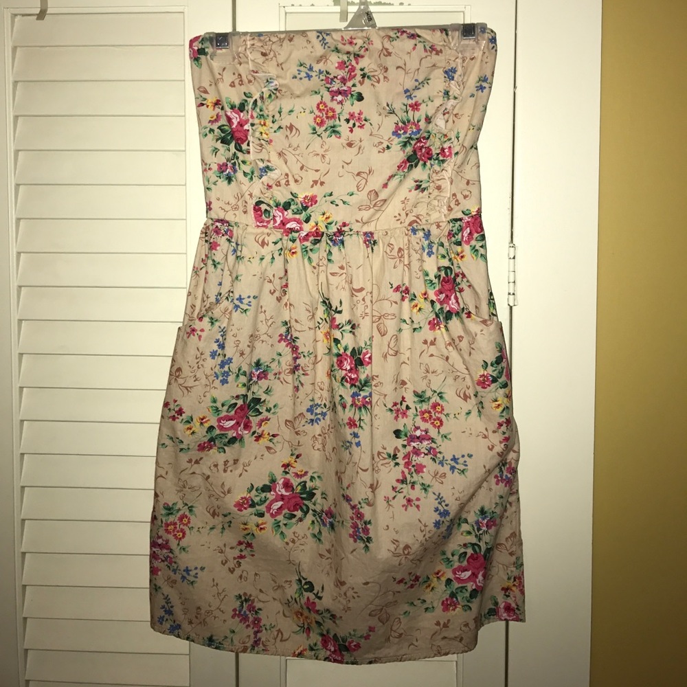 Spring strapless dress