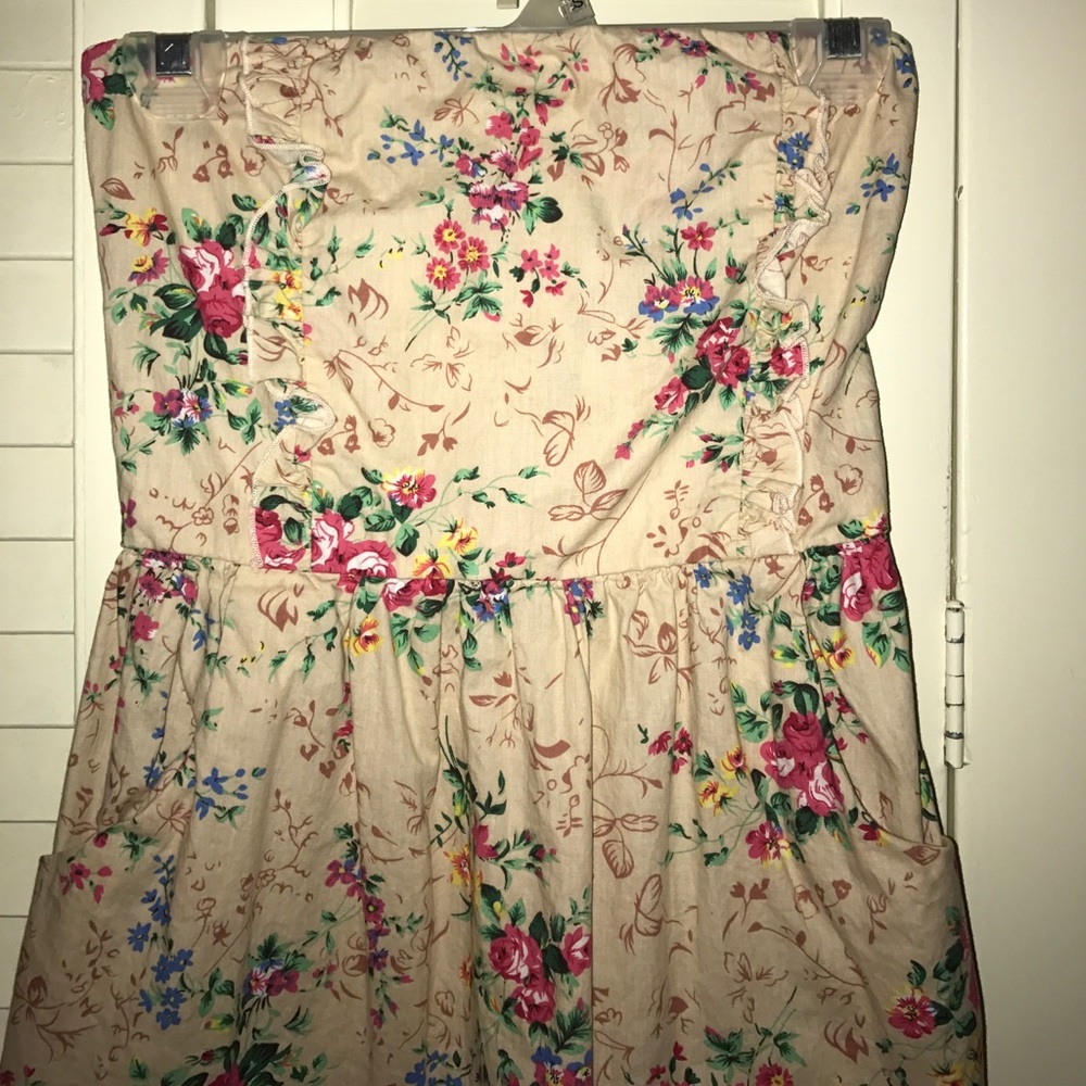 Spring strapless dress - Picture 2 of 3