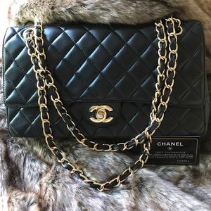 Classic flap lamb skin- like new condition