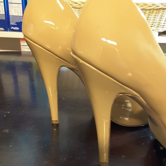 Tan 7B Jessica Simpson 4" Heels Used - Picture 6 of 7