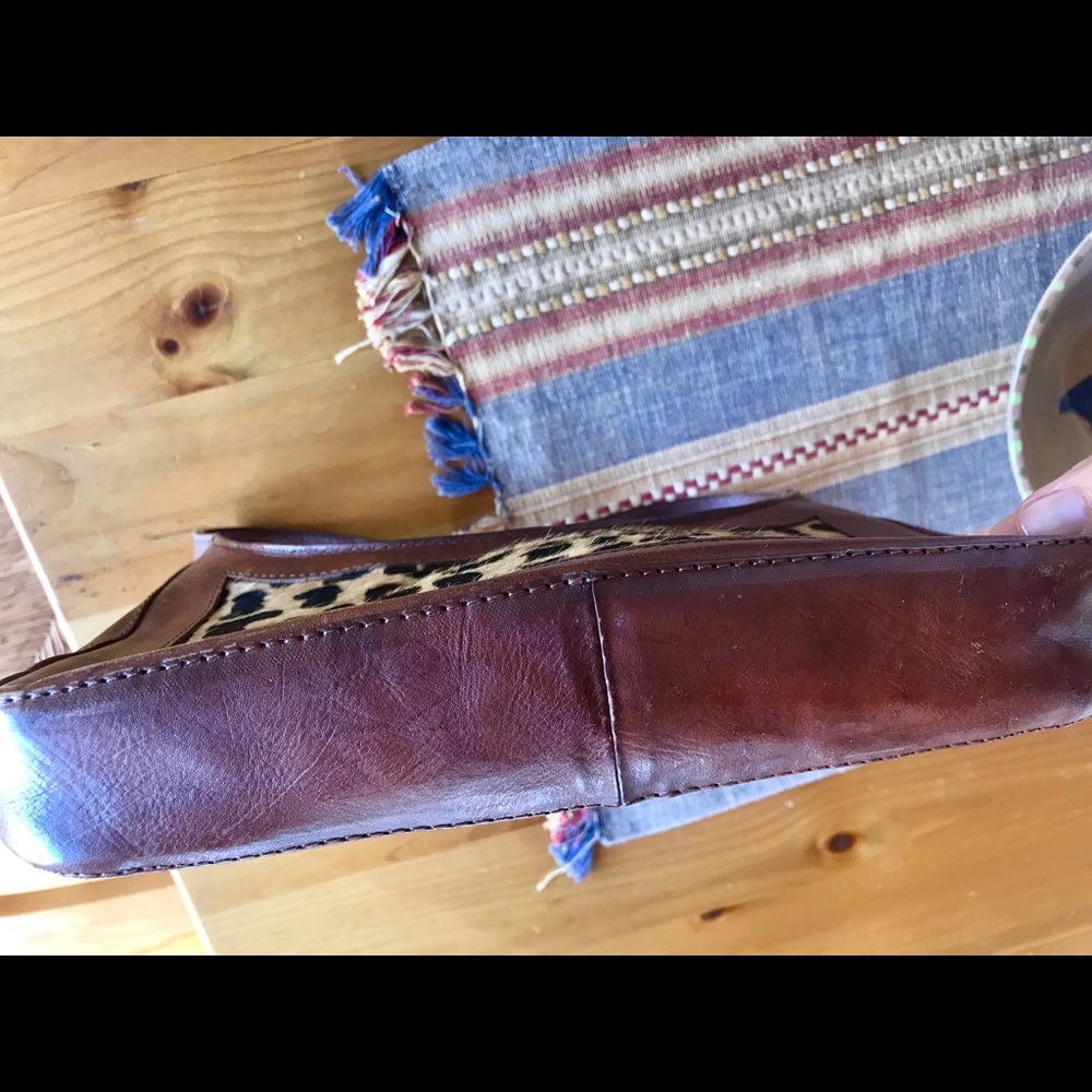 Leaders In Leather Handbag - Picture 4 of 5