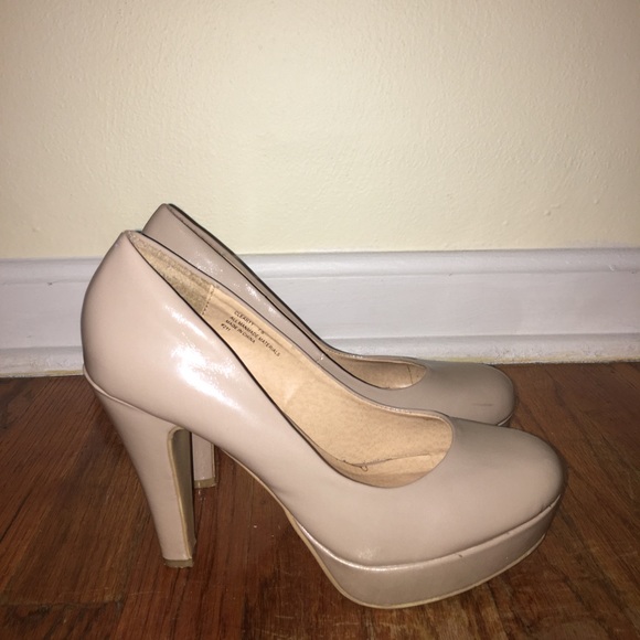 Steve Madden Shoes - Nude platform heels