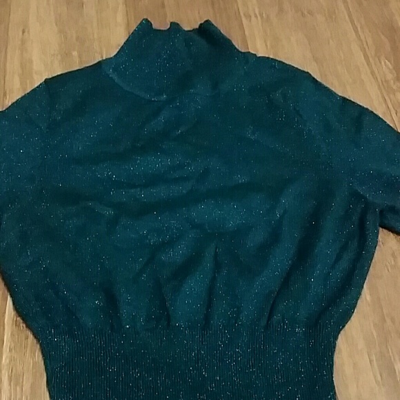 Ladies Top (Teal) - Picture 2 of 6