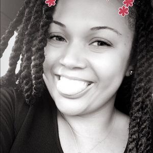 Meet your Posher, Leslie