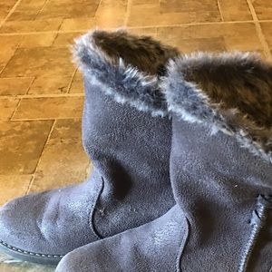Fur boots