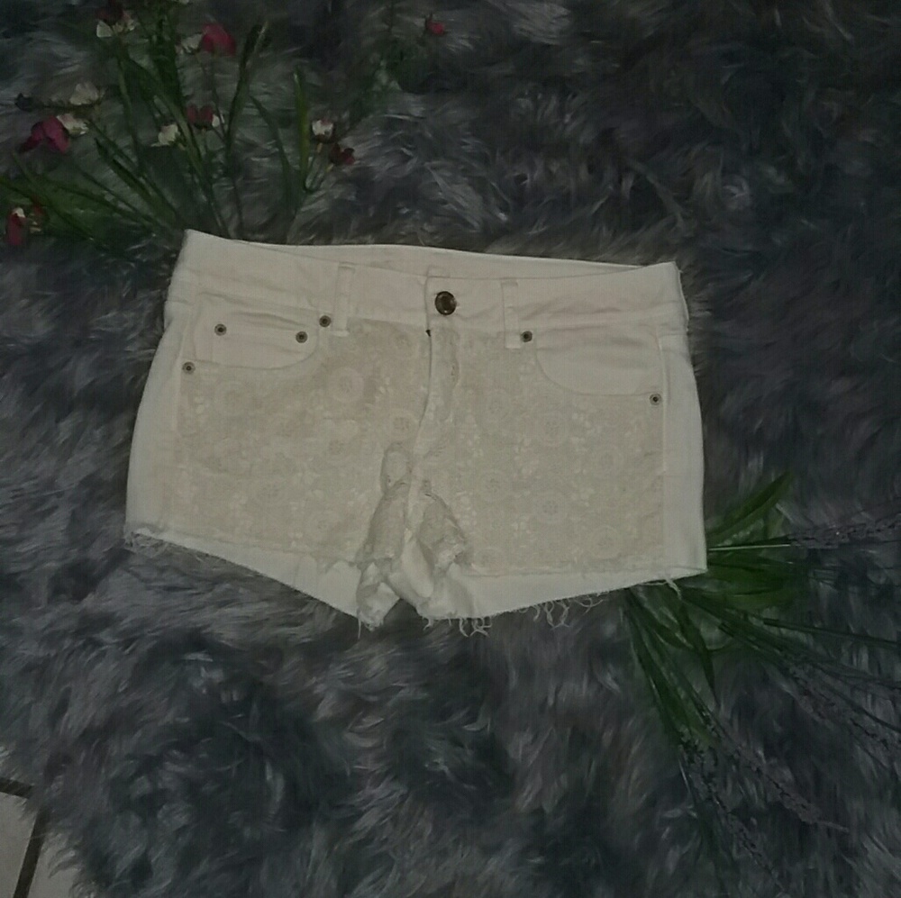 American Eagle Outfitters Floral Lace Shorts