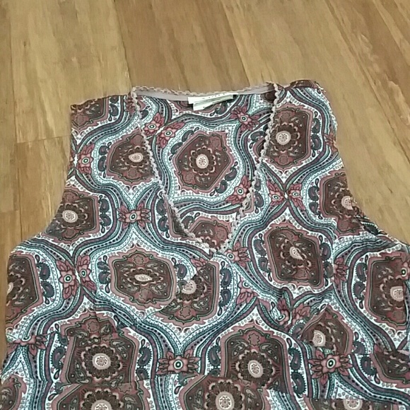 Ladies Sleeveless Top - Picture 2 of 3