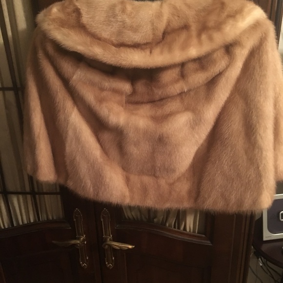 Mink cape - Picture 2 of 14