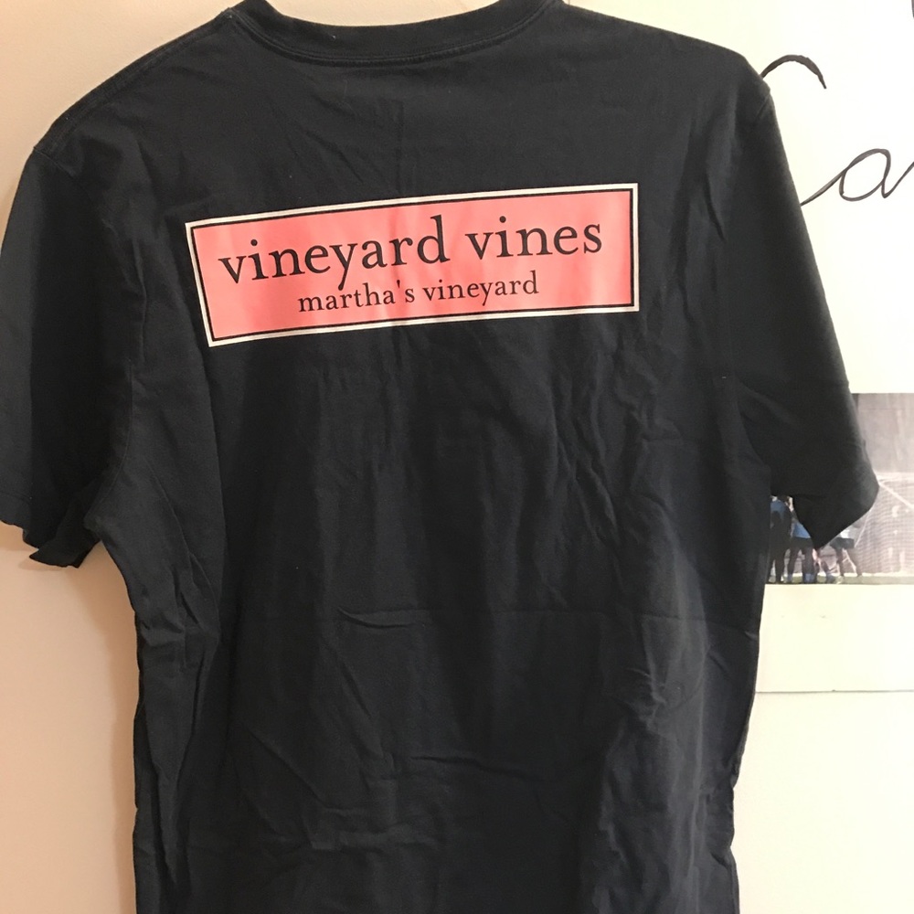 Vineyard Vine t-shirt
