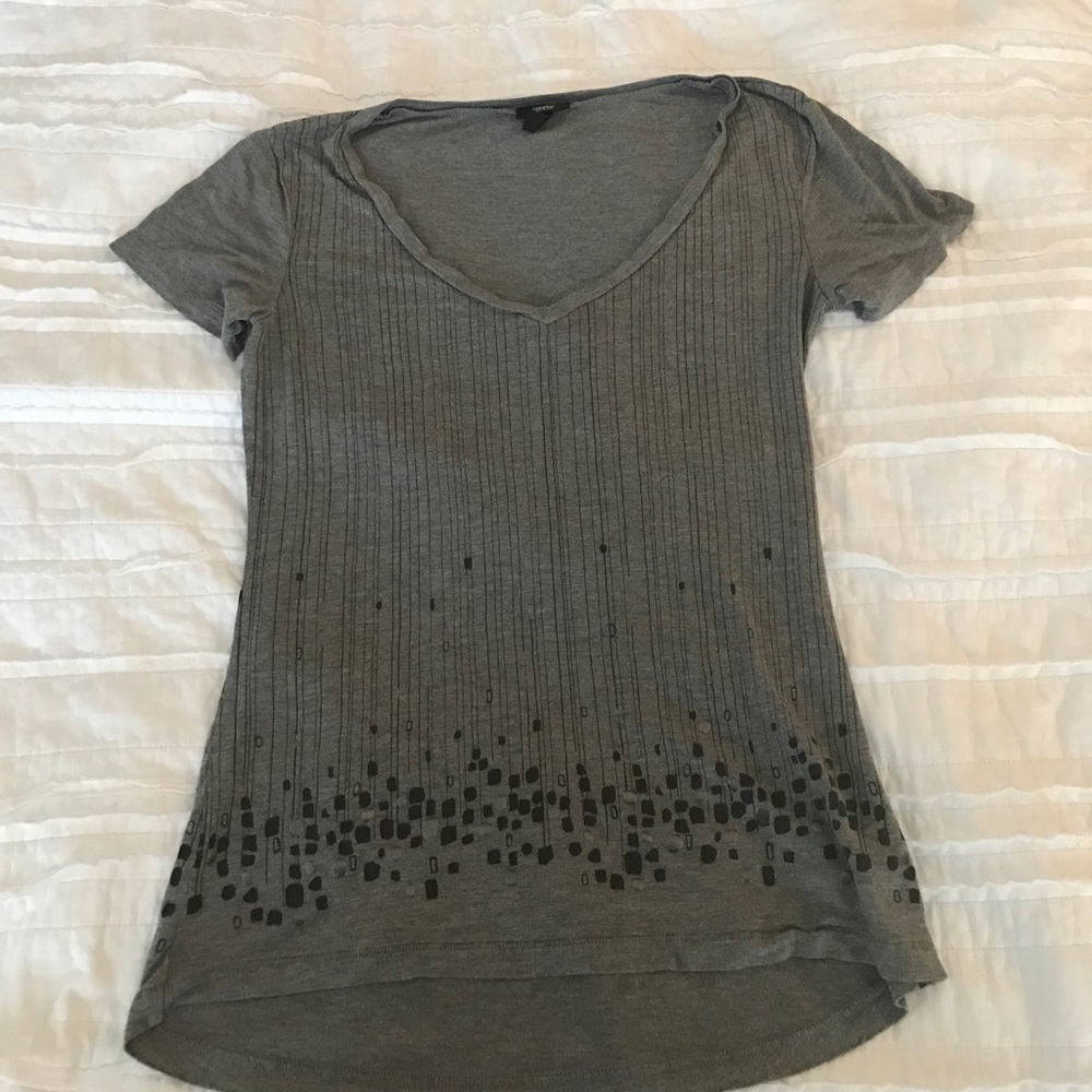 Gray T Shirt with Linear Design