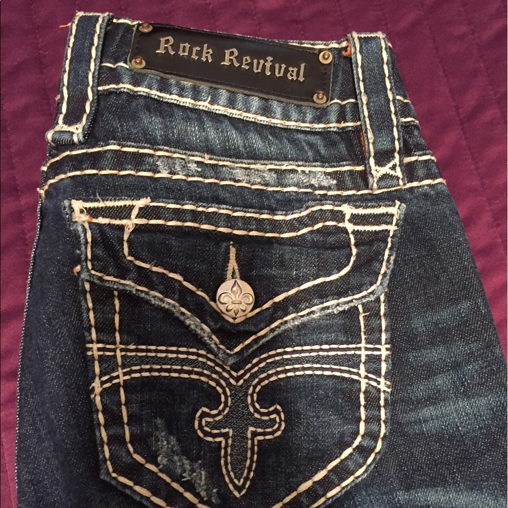Like new Rock Revival Denisa distressed jean