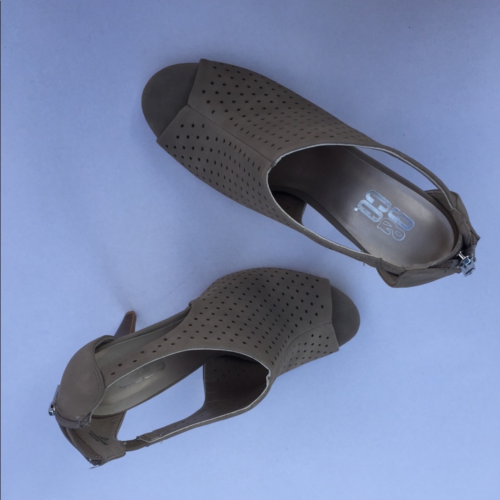 Tan 9 & co suede heel