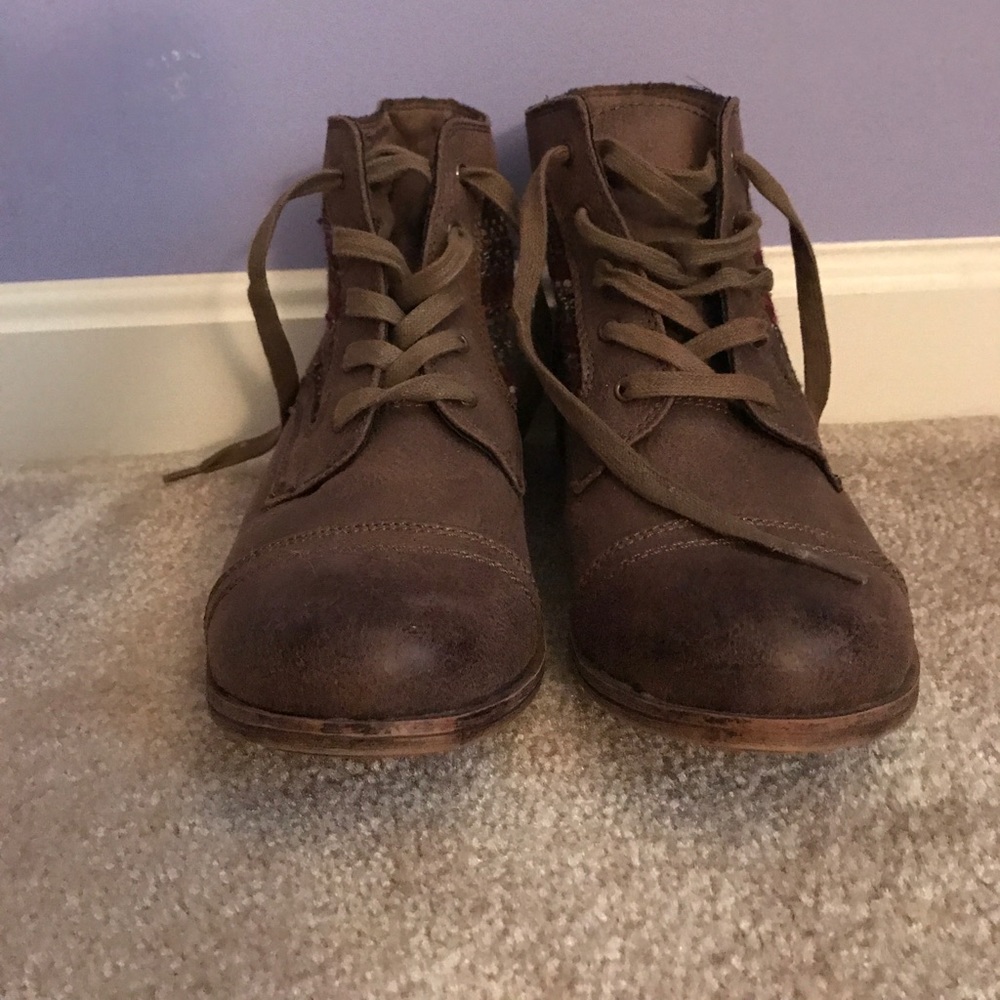 Cute patterned boots