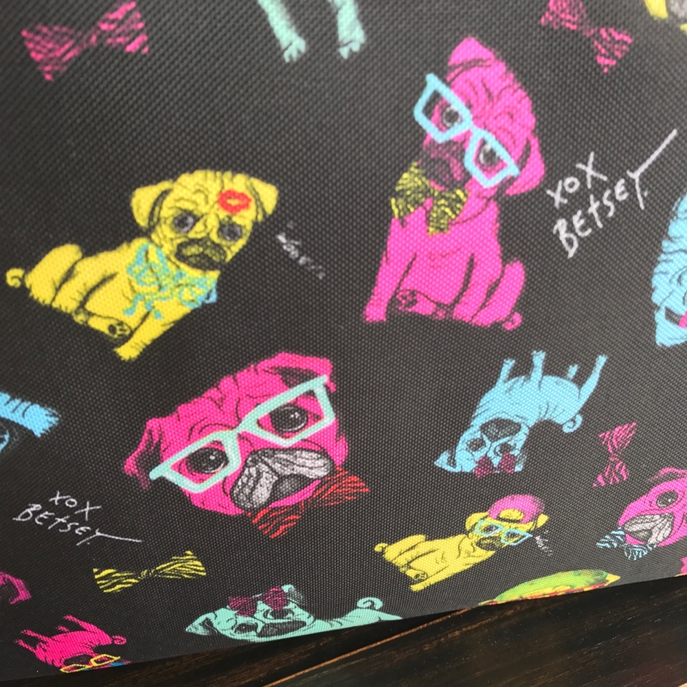 Betsey Johnson Pug Large Duffel Weekender Pom - Picture 4 of 8