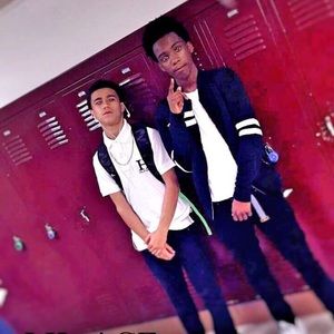 Meet your Posher, Max