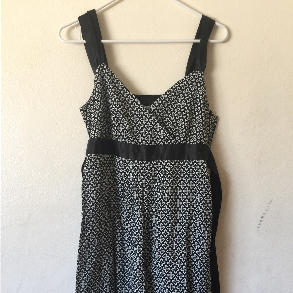Black and white patterned summer dress