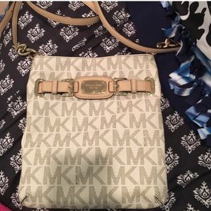 💜MK CROSS BODY💜