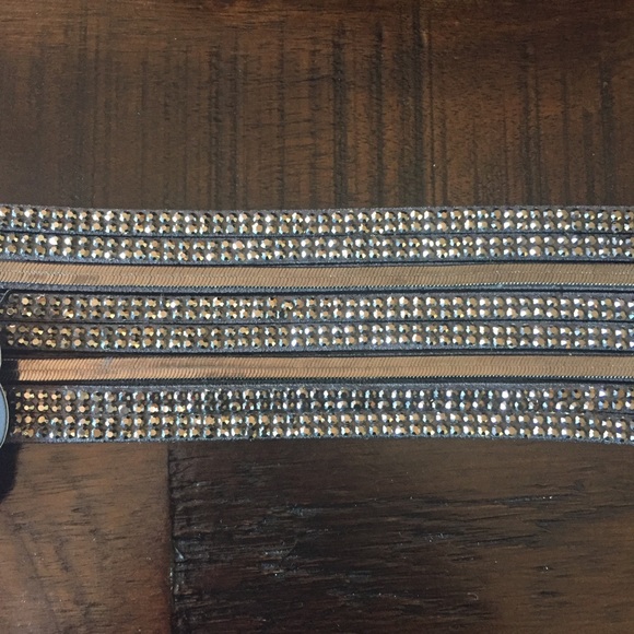 Paparazzi Fashion wrap and snap Bracelet - Picture 4 of 4