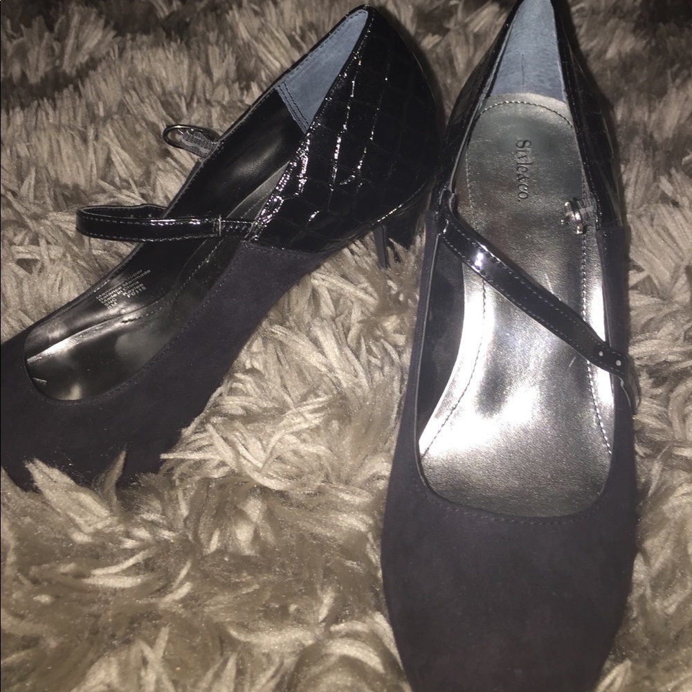 Cute black heels