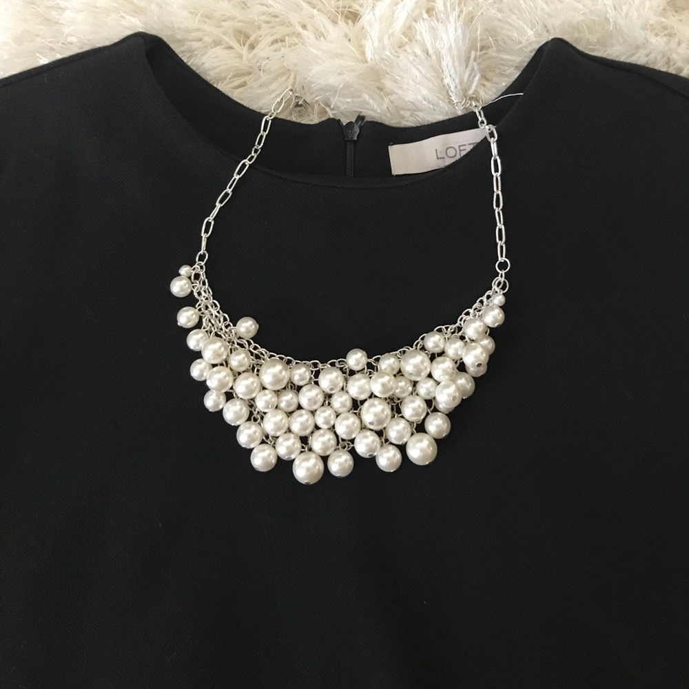 Super cute chunky pearl necklace
