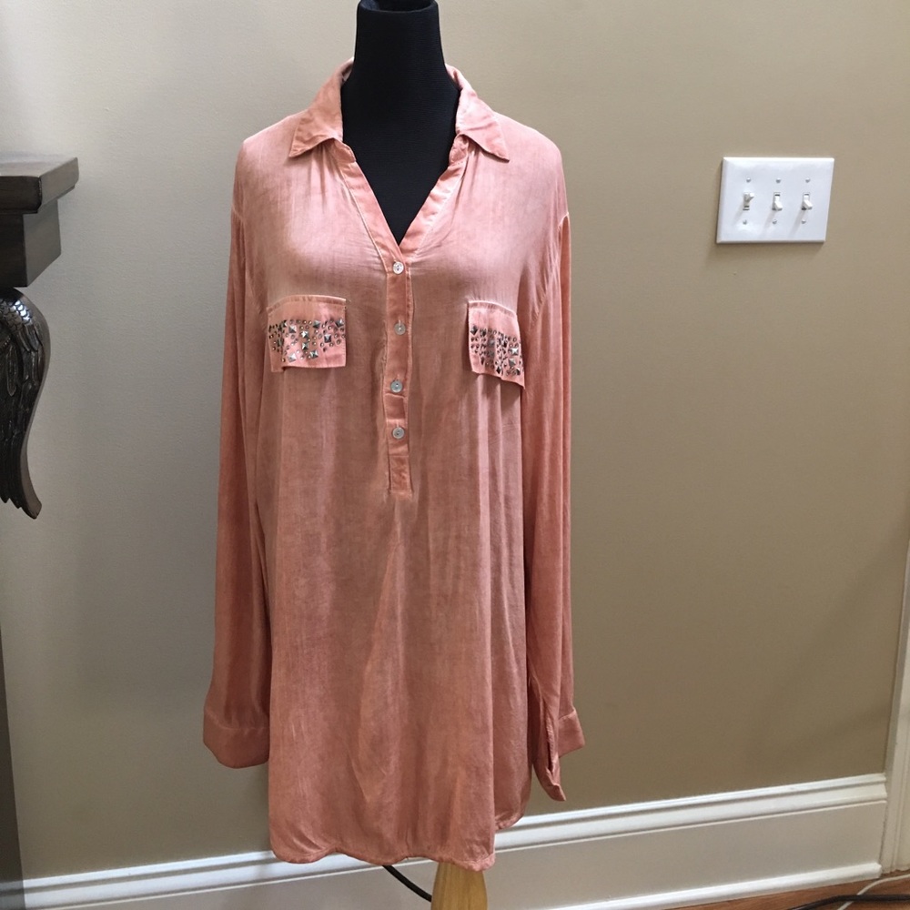 Urban mangos sz M long sleeves button front tonic