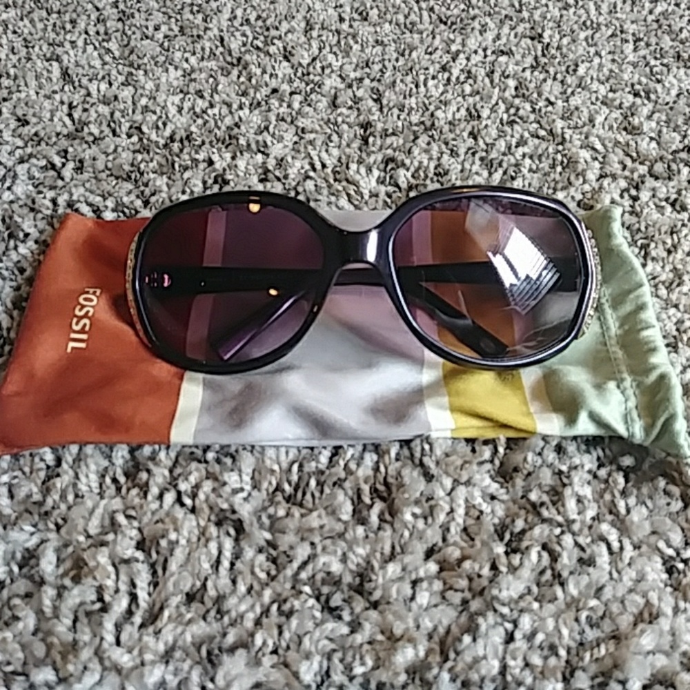 Fossil Sunglasses w/ Case :)