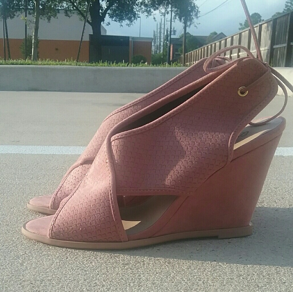 Qupid Pink Wedges Size 6.5