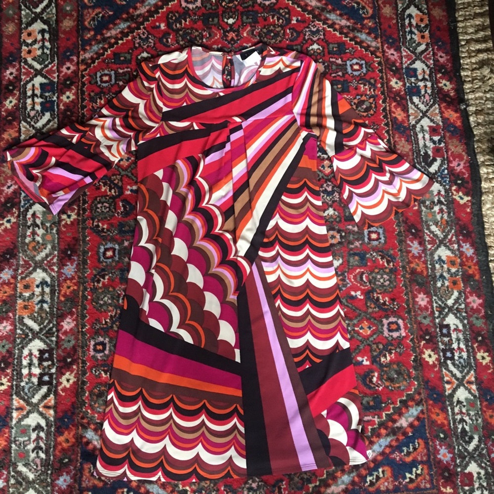 60's style bell-sleeved dress! Fun w/ flats/wedges