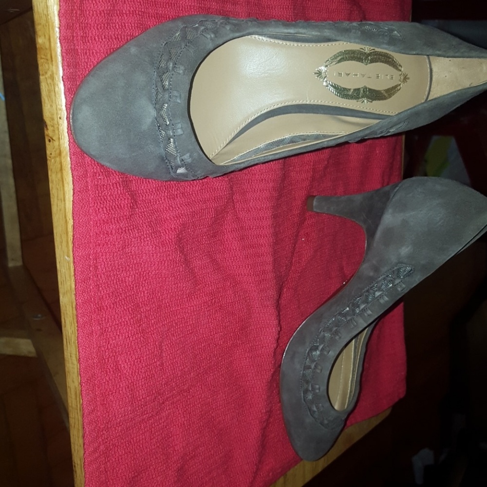 Elie Tahari  Beautiful Fall Suede Brown Pump