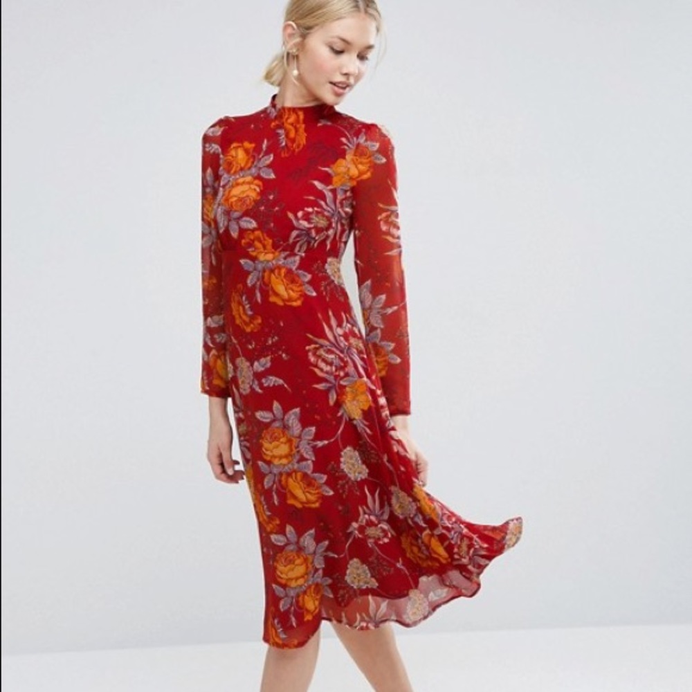 Midi Dress in Botanical Rose Floral With Open Back