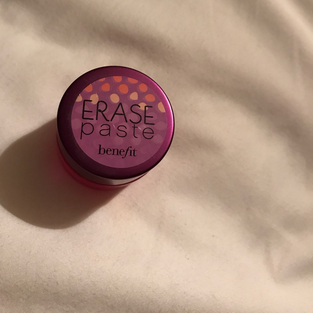 Benefit erase paste med