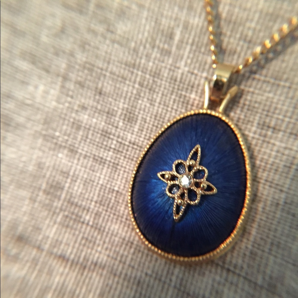 Vintage Avon Blue Egg-Shaped Necklace