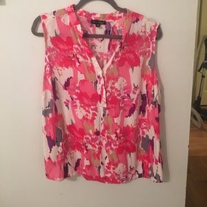 Sleeveless blouse