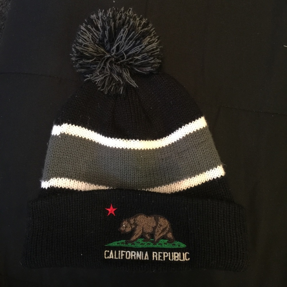 California Republic Beanie W/ Pom Pom