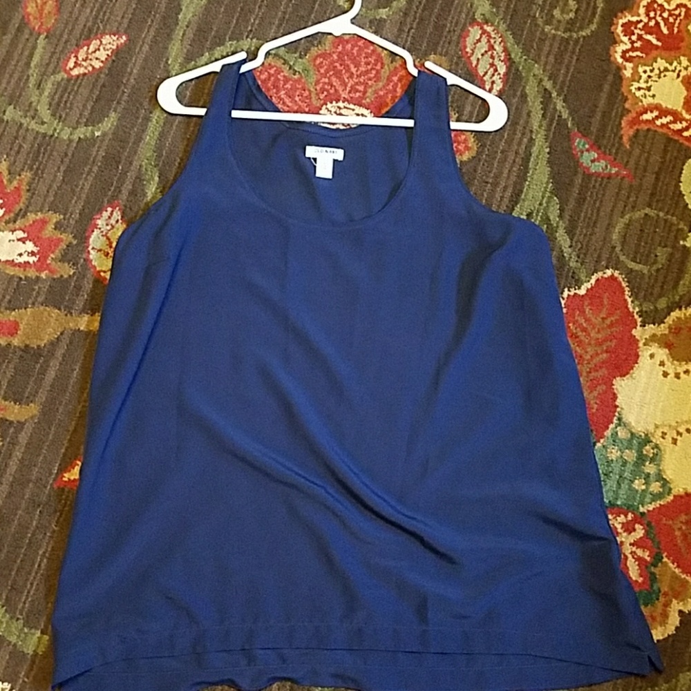 Barely worn crepe tank with darts