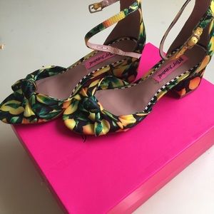 Betsey Johnson- Lemon Block Heel