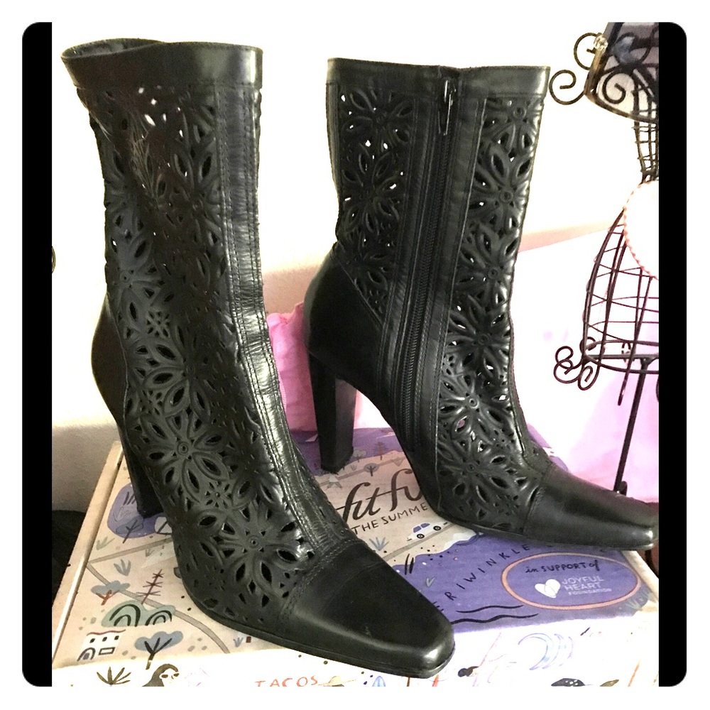 FAITH Black Boots