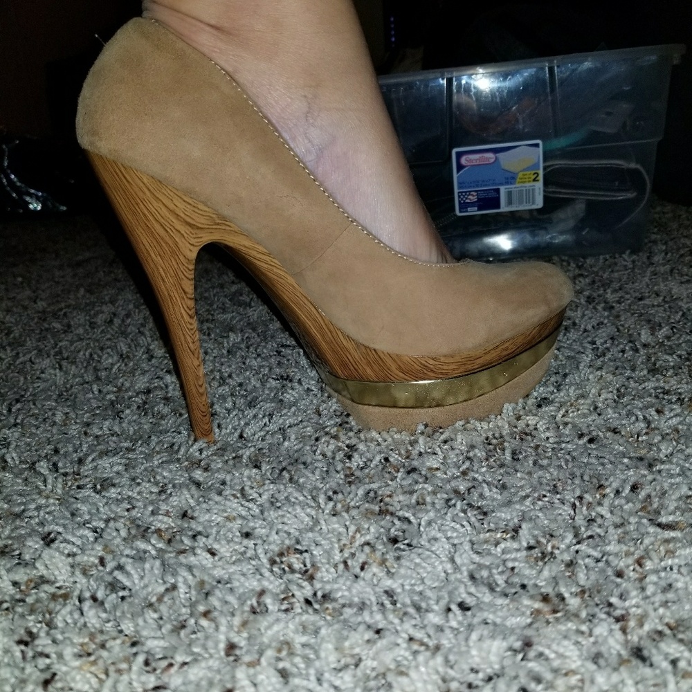 Tan heels