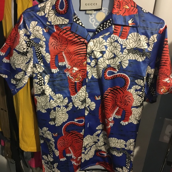 Gucci Other - Gucci silk button down shirt size small