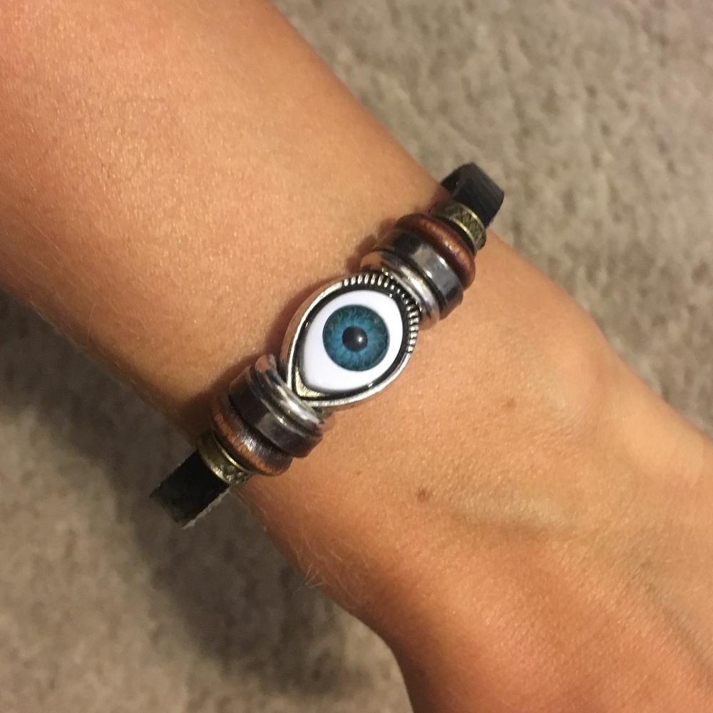 Eyeball bracelet