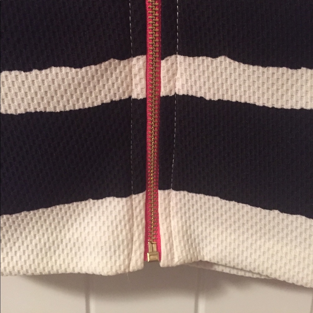 NWT Design Lab Crop Top - Picture 5 of 5